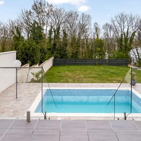 Grande T6 Avec Piscine A 30 Min De Disneyland Paris Villa Coulommiers